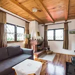 Dom Nad Jeziorem Vakantiehuis *