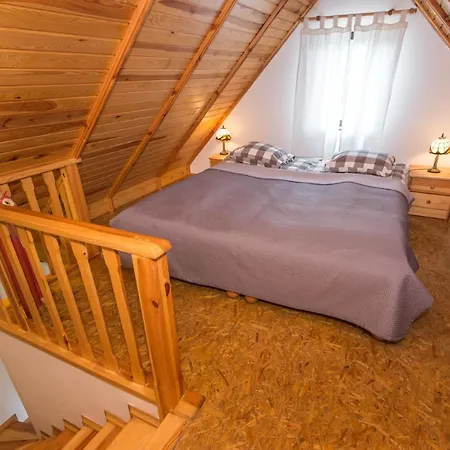 Dom Nad Jeziorem Ferienhaus *