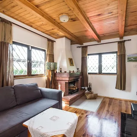 Dom Nad Jeziorem Ferienhaus *