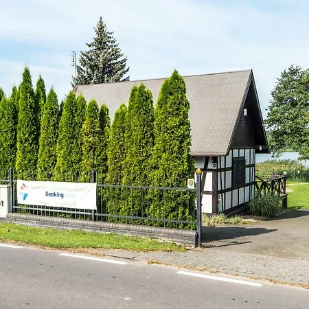 Feriehus Dom Nad Jeziorem Sapowice