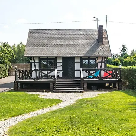 Dom Nad Jeziorem Ferienhaus *