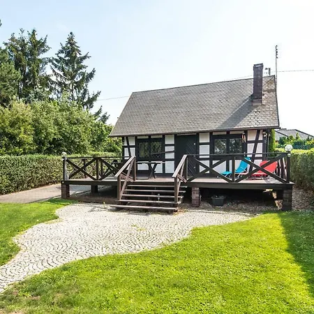 別荘 Dom Nad Jeziorem Sapowice