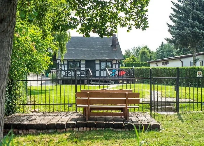 Dom Nad Jeziorem Ferienhaus