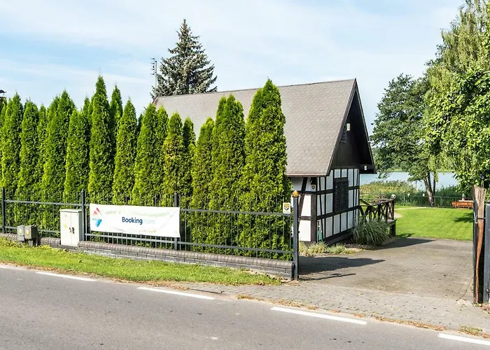 Ferienhaus Dom Nad Jeziorem Sapowice