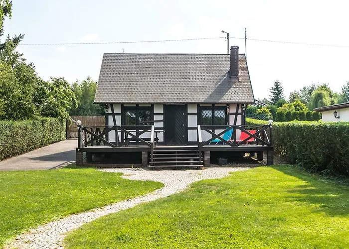 Dom Nad Jeziorem Ferienhaus *