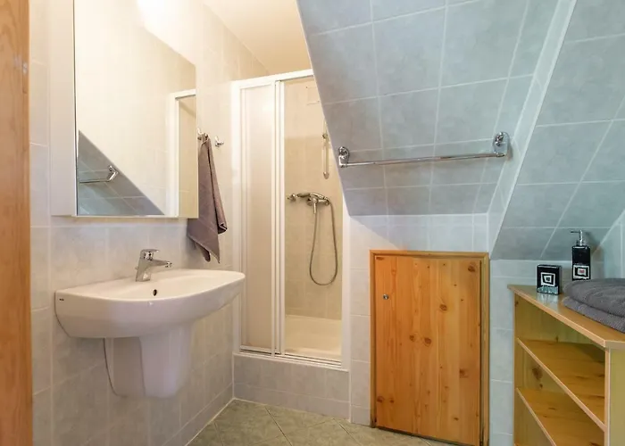 Dom Nad Jeziorem Ferienhaus *